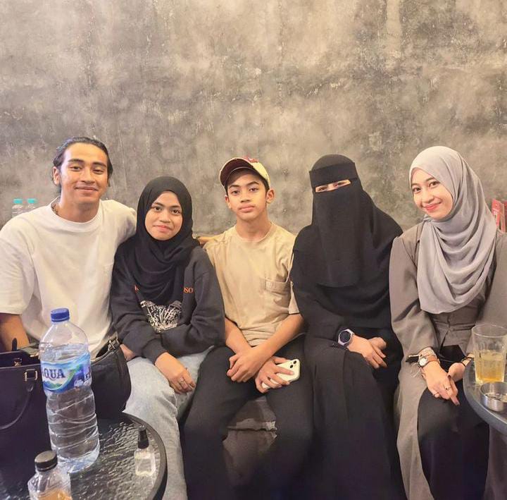 7 Momen ulang tahun Adiba Khanza ke-23, kehadiran Egi Maulana jadi perhatian © 2023 brilio.net 7 Momen ulang tahun Adiba Khanza ke-23, kehadiran Egi Maulana jadi perhatian © 2023 brilio.net