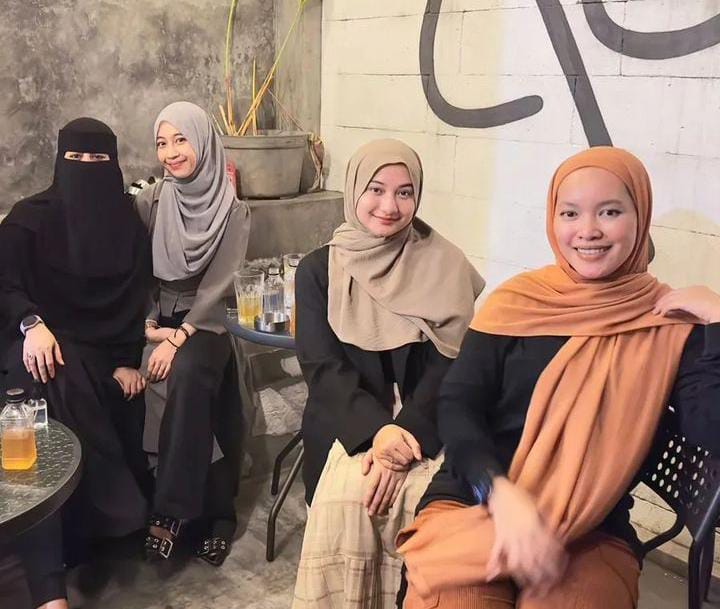 7 Momen ulang tahun Adiba Khanza ke-23, kehadiran Egi Maulana jadi perhatian © 2023 brilio.net 7 Momen ulang tahun Adiba Khanza ke-23, kehadiran Egi Maulana jadi perhatian © 2023 brilio.net