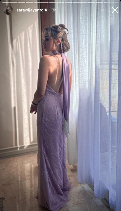 pesona sara wijayanto di nikahan adinia wirasti © berbagai sumber