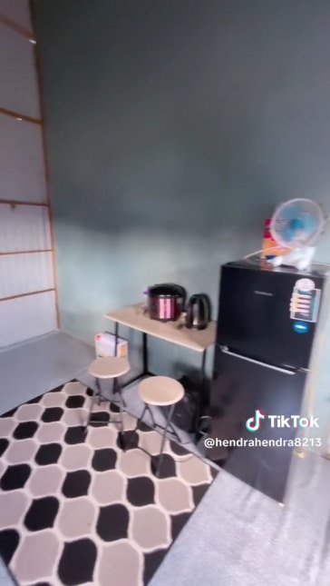 dapur berdindin seng © TikTok