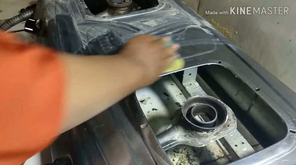 Cukup dengan 2 bahan, ini cara membersihkan karat di permukaan kompor gas