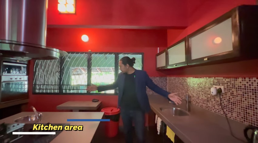 interior bak hunian Edward Cullen © YouTube interior bak hunian Edward Cullen © YouTube