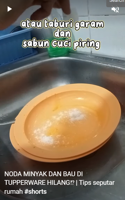 Jangan cuma dicuci, begini cara menghilangkan minyak dan bau membandel di piring plastik
