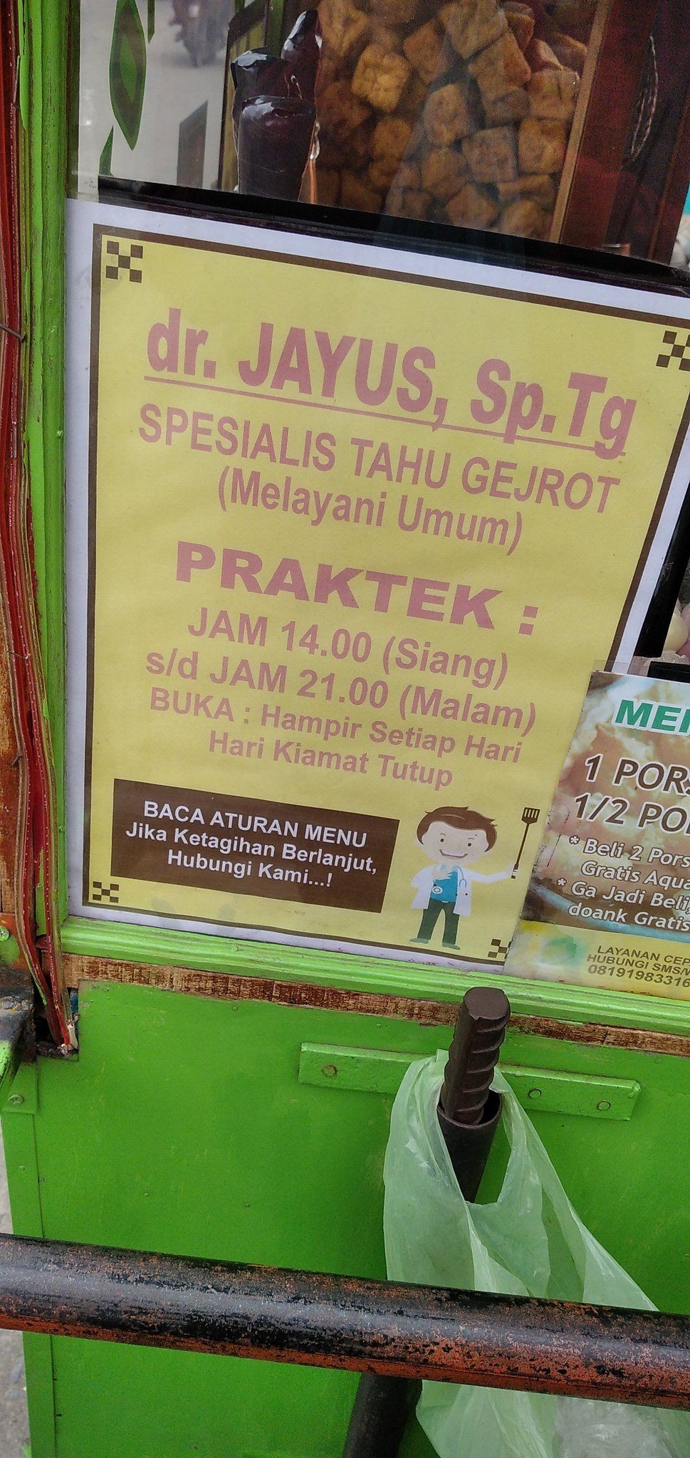 pedagang keliling ini nyeleneh © berbagai sumber