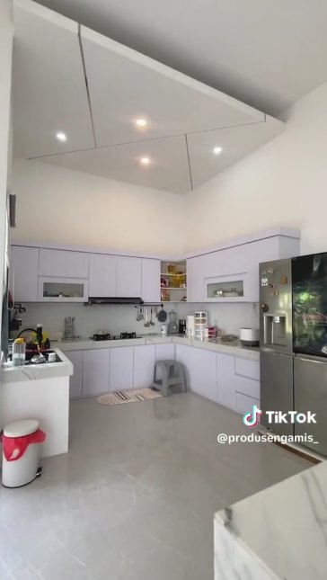 rumah pintu tinggi © TikTok