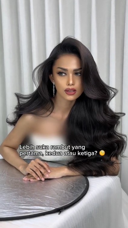 wanita dimakeup gaya artis Hollywood © TikTok