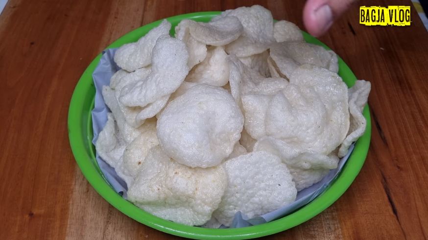 Jangan langsung dibuang, ini cara bikin kerupuk yang mekar dan renyah tahan lama dari nasi sisa