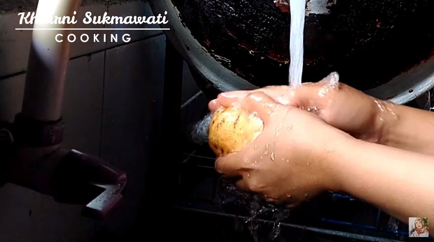 Tanpa perlu dikukus dulu, ini trik bikin ubi goreng agar hasilnya matang sempurna dan nggak berminyak