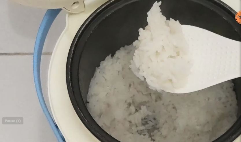 Trik menanak nasi putih agar tinggi serat dan bisa lunturkan lemak, tanpa ditambah perasan jeruk nipis