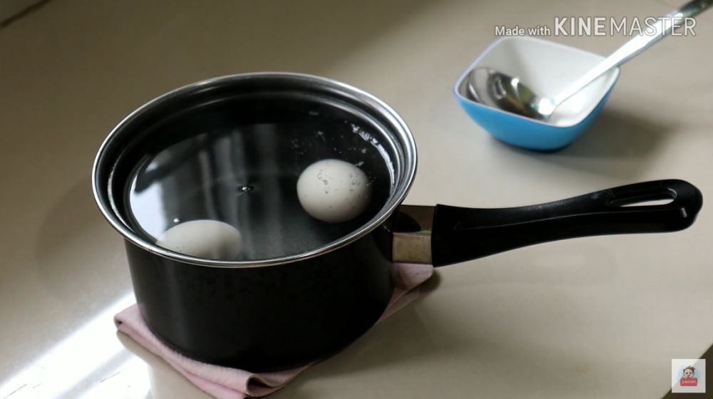 Cara simpel masak telur ayam kampung agar hasilnya setengah matang dan bertekstur lembut