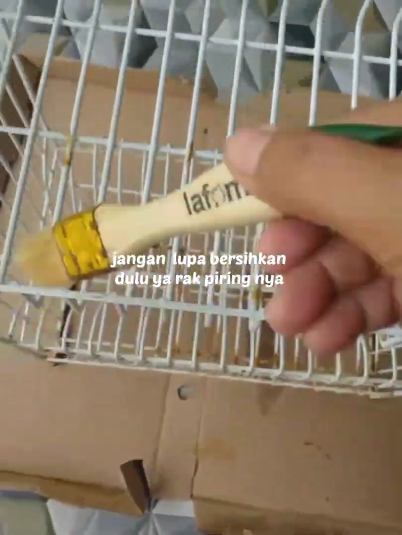 Bukan pakai pasta gigi, ini cara praktis hilangkan karat di rak piring