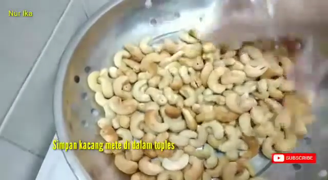 Tanpa perlu direbus dulu, ini cara praktis memanggang kacang mete supaya renyah, gurih, dan tahan lama
