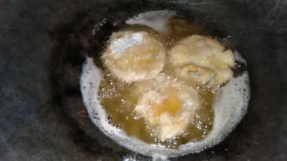 Tanpa tepung sachet, ini trik mudah bikin telur dadar krispi lebih tebal dan renyah tahan lama