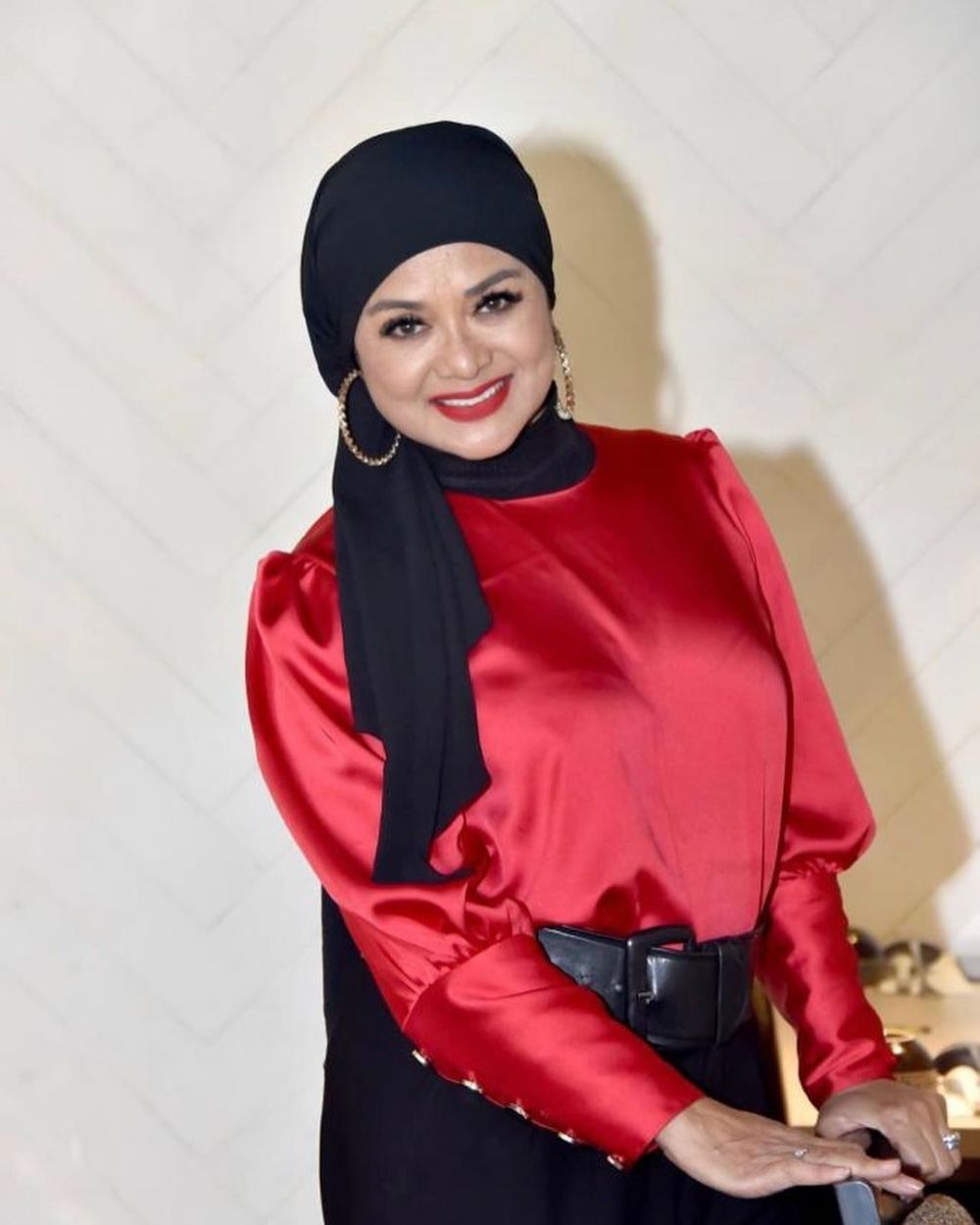 potret terbaru aktris era 80-an yang kini jualan makanan dan pakaian © berbagai sumber potret terbaru aktris era 80-an yang kini jualan makanan dan pakaian © berbagai sumber