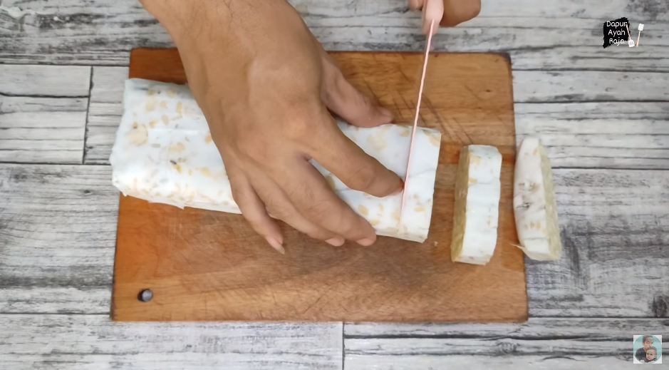 Trik mudah bikin tempe bacem agar hasilnya utuh, nggak menyerap banyak minyak, dan antigosong