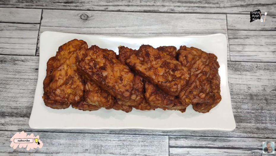 Trik mudah bikin tempe bacem agar hasilnya utuh, nggak menyerap banyak minyak, dan antigosong