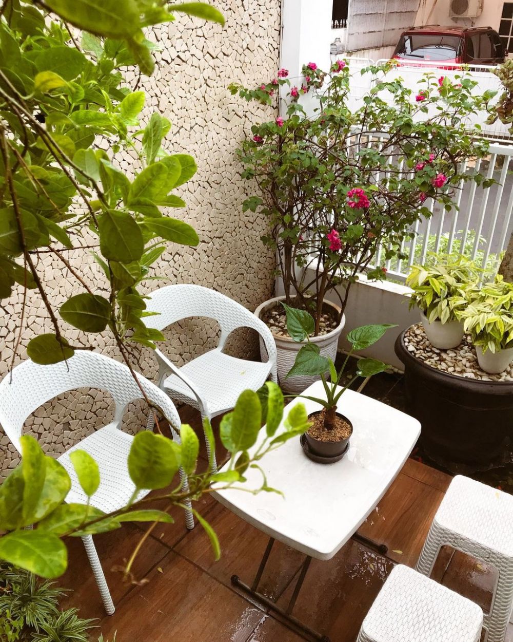 ruang tamu di teras tanpa atap © TikTok