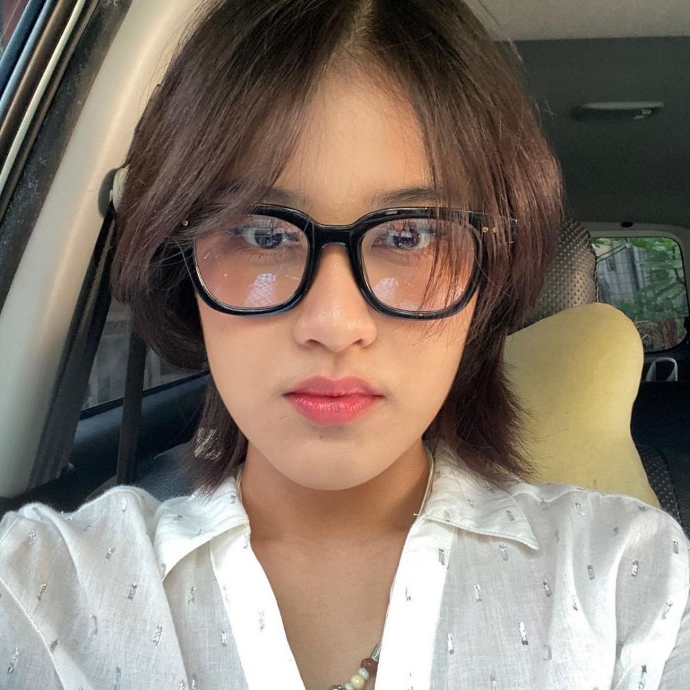 Ashira Zamita Teir foto bareng B.J. Habibie © berbagai sumber