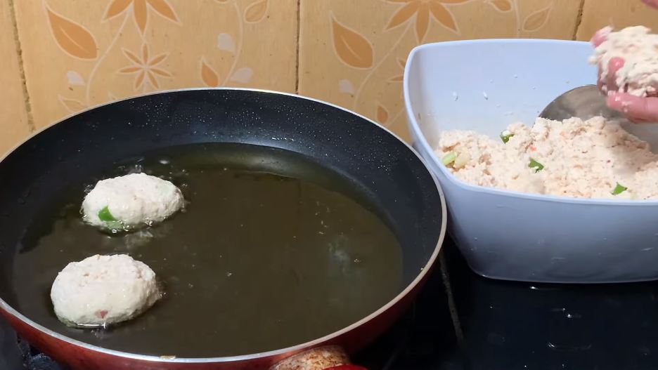 Trik bikin adonan perkedel tahu gurih dan tak hancur saat digoreng meski tanpa dicelupkan ke telur