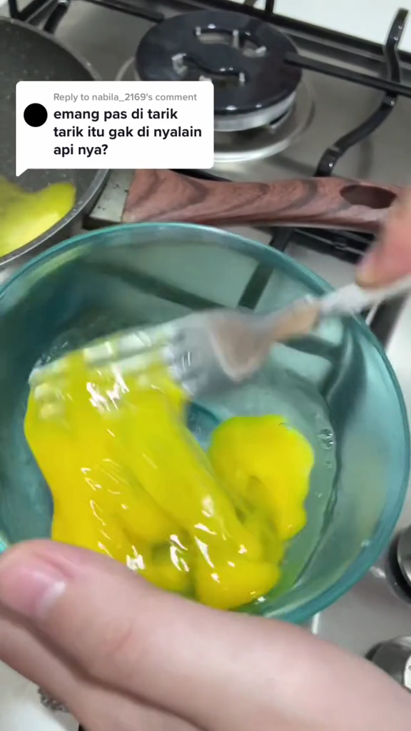 Tanpa perlu dicampur susu, ini cara bikin scrambled egg ala McD yang lembut, gurih, dan antigagal