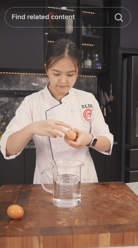Jangan asal, ini trik aman mencuci telur ayam agar tak terkontaminasi