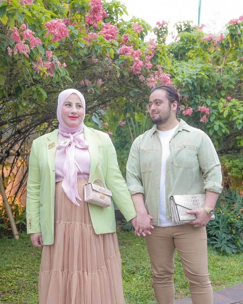 Fakta baru persoalan Tasyi Athasyia dan mantan karyawan © 2023 brilio.net Fakta baru persoalan Tasyi Athasyia dan mantan karyawan © 2023 brilio.net