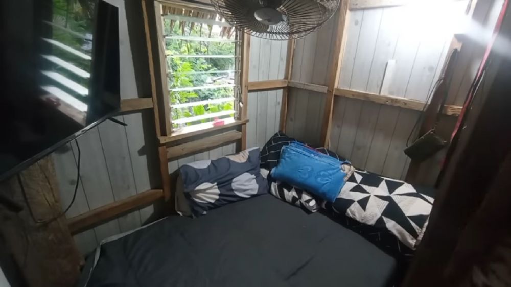 rumah bambu interiornya mirip villa estetik © YouTube/Mrs Nicole Fietas