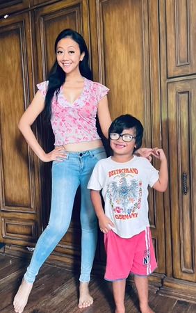 Potret kebersamaan Asri Welas dan Putra keduanya yang idap penyakit langka © 2023 brilio.net Potret kebersamaan Asri Welas dan Putra keduanya yang idap penyakit langka © 2023 brilio.net