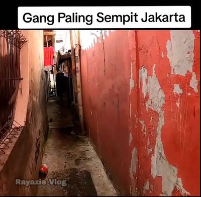 gang sempit di Jakarta lebarnya cuma sebahu TikTok