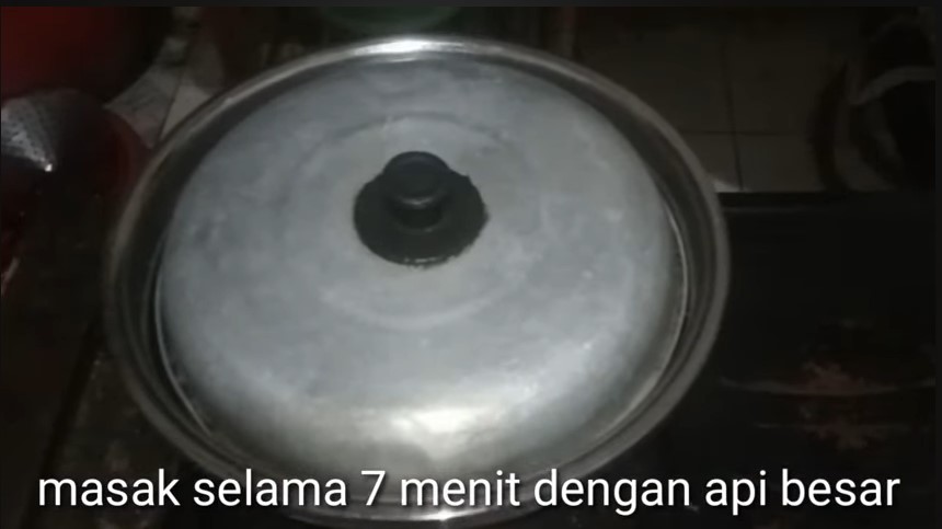 Hanya butuh 15 menit, trik merebus ceker ayam ini hemat gas meski tanpa presto