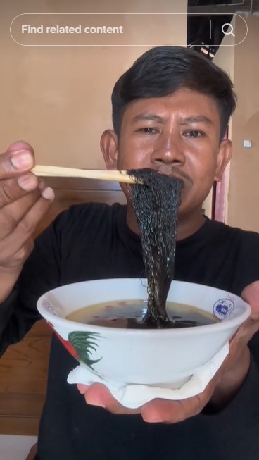 Warganet ini bikin hidangan sop antimainstream berbahan rambut, emang bisa dimakan?