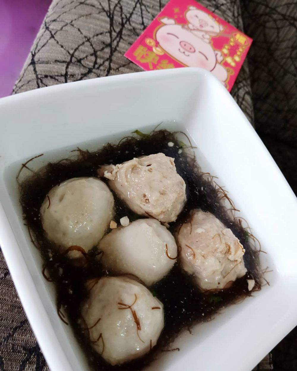 Warganet ini bikin hidangan sop antimainstream berbahan rambut, emang bisa dimakan?