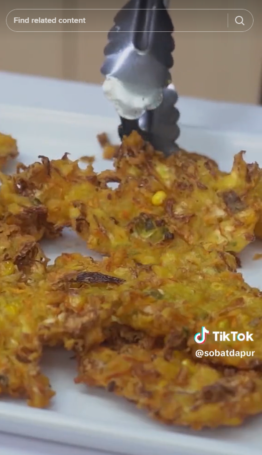 Tanpa tambah tepung beras, ini trik bikin bakwan jagung yang tipis dan renyah seharian