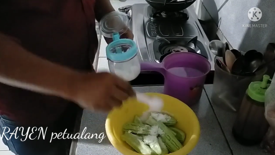 Trik mudah mengolah pare mentah jadi lalapan agar rasa pahitnya hilang tak tersisa