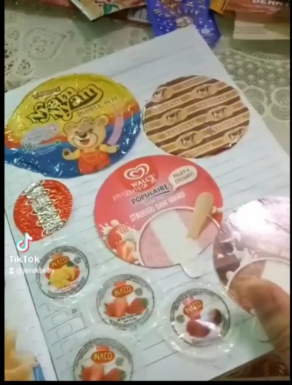 koleksi benda absurd © berbagai sumber