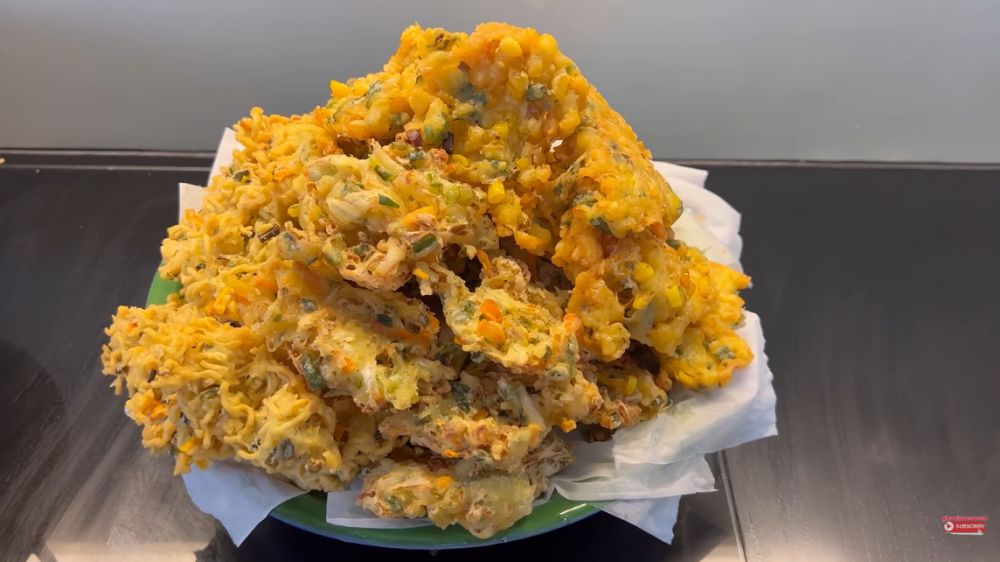 Tanpa soda kue atau baking powder, begini cara membuat adonan bakwan yang renyah tahan lama