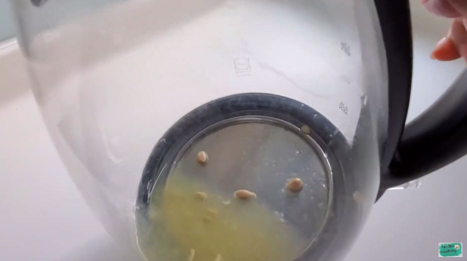 Tanpa sabun atau baking soda, ini cara hilangkan kerak di dasar teko cuma pakai 1 bahan dapur