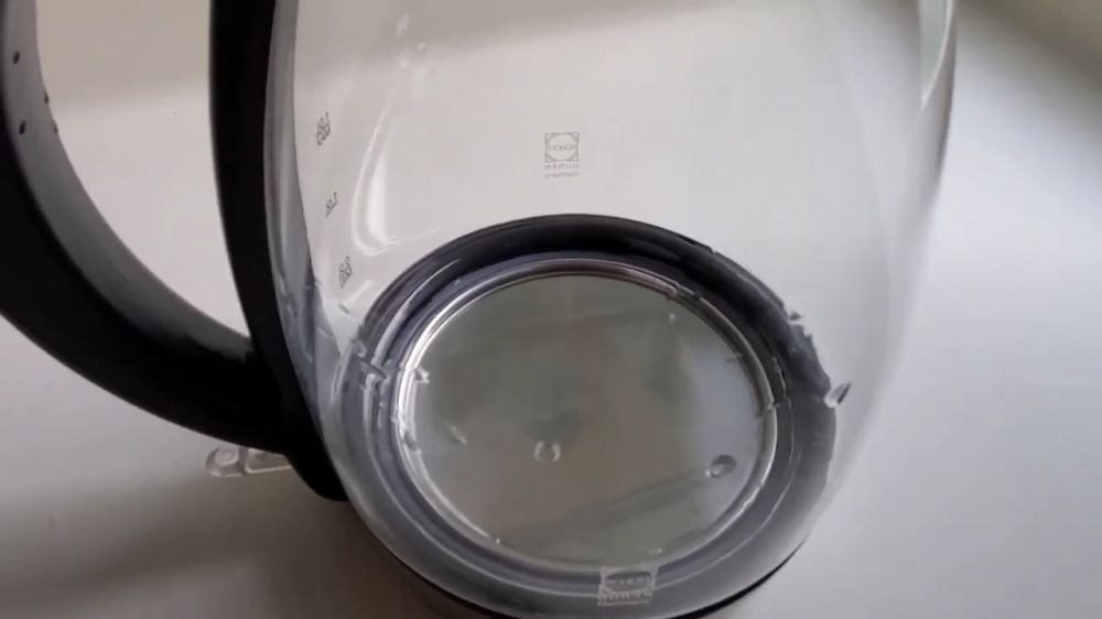 Tanpa sabun atau baking soda, ini cara hilangkan kerak di dasar teko cuma pakai 1 bahan dapur