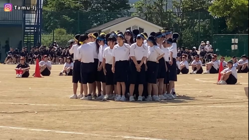 Siswi berjilbab di jepang © Instagram Siswi berjilbab di jepang © Instagram