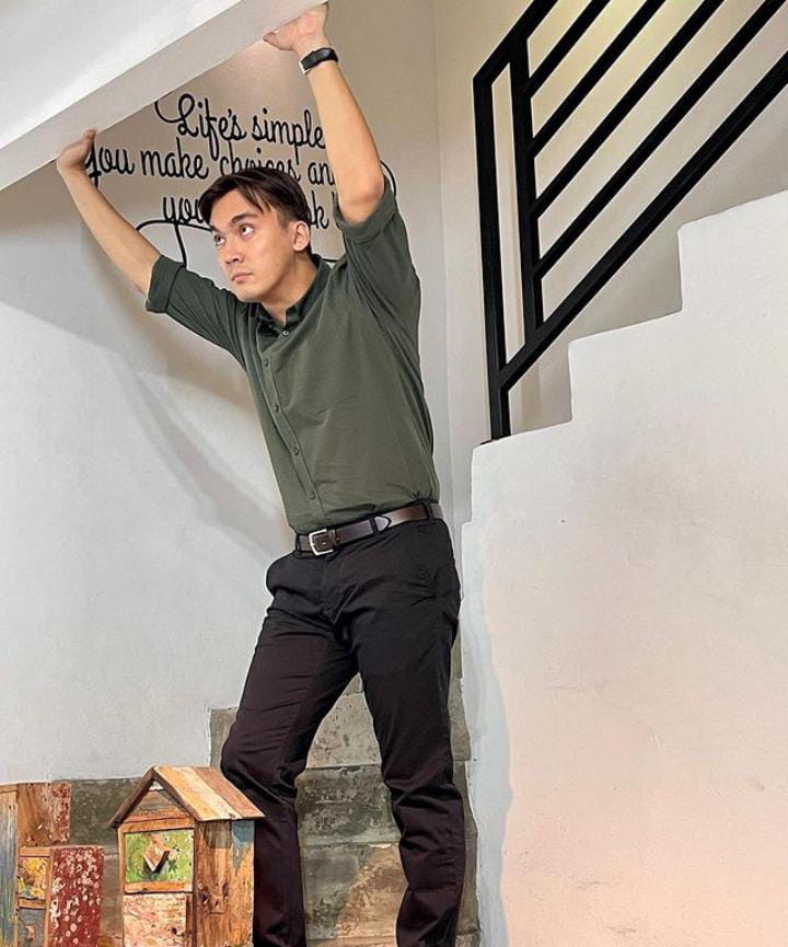 Dituding istri berselingkuh, 11 fakta Rendy Kjaernett yang ternyata raja FTV © 2023 brilio.net