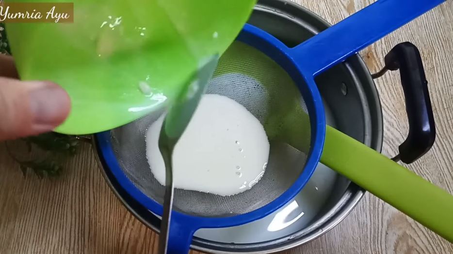 Bukan ditambah maizena, ini trik praktis bikin vla puding agar makin legit, kental, dan super creamy