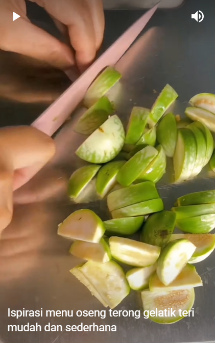 Tak perlu dimasak dulu, begini trik bikin tumis terong yang empuk dan irit minyak