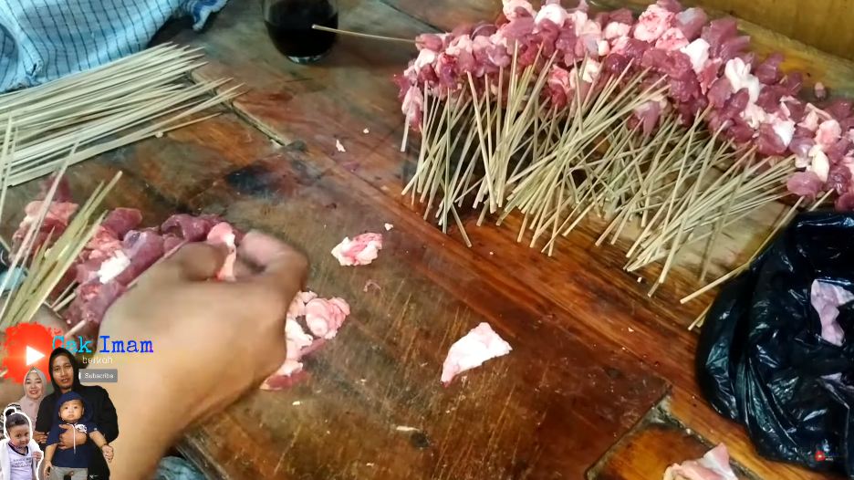 Cara mengiris daging sapi untuk sate agar lebih banyak, matang merata, dan empuk saat dibakar