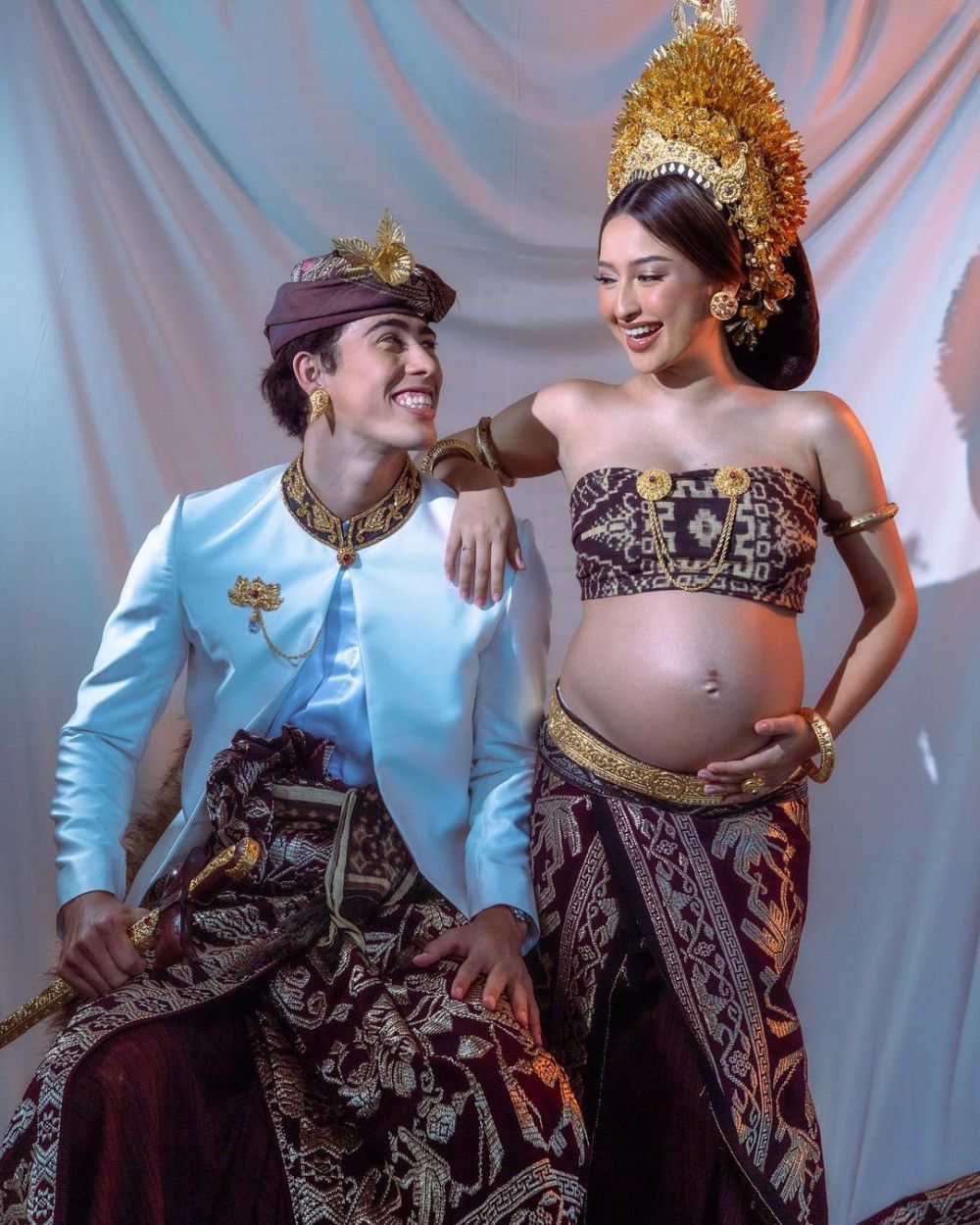momen maternity shoot jennifer coppen dan dali wassink © berbagai sumber momen maternity shoot jennifer coppen dan dali wassink © berbagai sumber