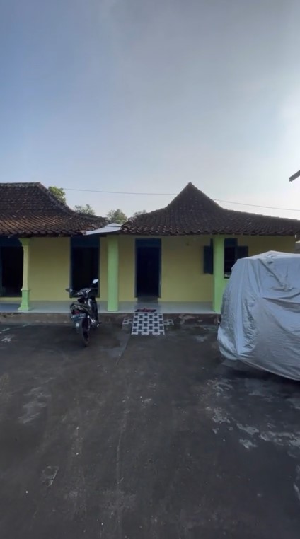 rumah di kampung bikin nostalgia © TikTok