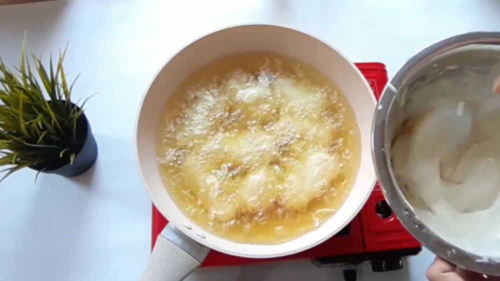 Tanpa baking powder, ini cara bikin tape goreng agar legit, renyah tahan lama, dan tak berminyak