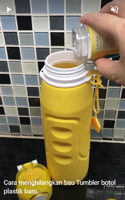 Cara menghilangkan bau plastik di botol minum baru, ampuh pakai 1 bahan dapur