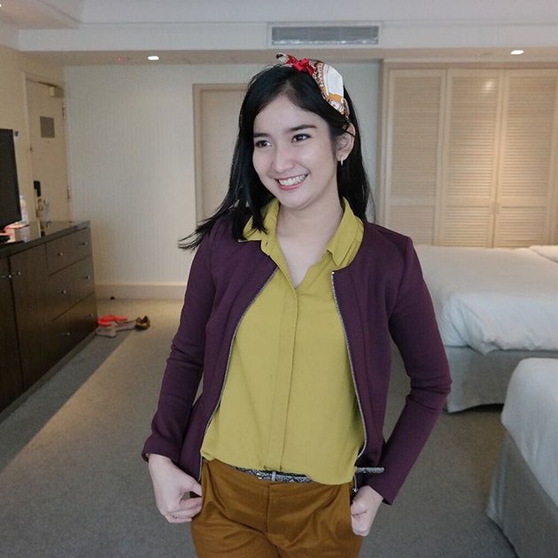 Gadis cilik di foto ini gedenya bintang FTV, kini pilih tinggalkan ibukota jadi ibu persit © 2023 brilio.net Gadis cilik di foto ini gedenya bintang FTV, kini pilih tinggalkan ibukota jadi ibu persit © 2023 brilio.net