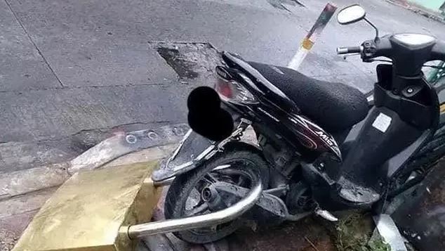 Potret kocak cara parkir motor Berbagai sumber