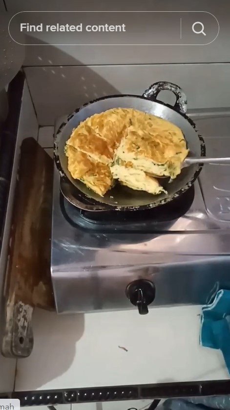 Trik menggoreng telur dadar supaya makin tebal meski tanpa campuran tepung